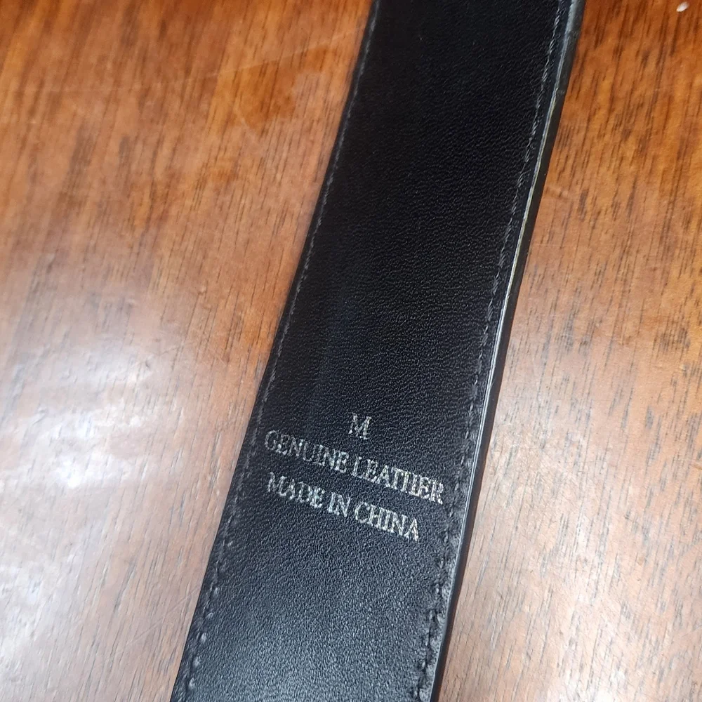 Express‎ Black Embossed Genuine Leather Belt Sz M Silver Color Buckle